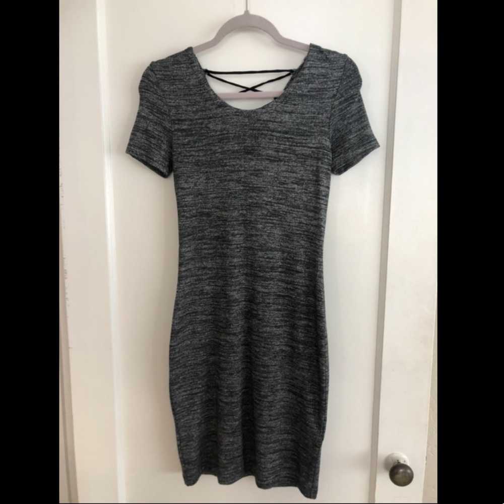 Short sleeve knit grey dress